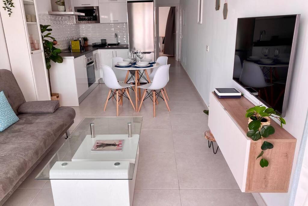 Oasis View Lanzarote Apartment กอสตา เตกีสเซ ภายนอก รูปภาพ
